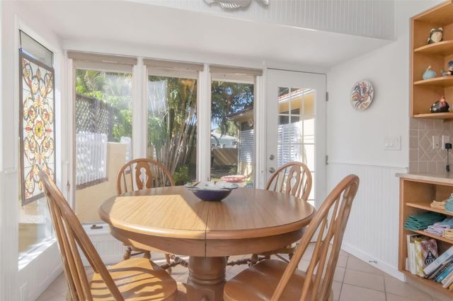 135 25TH AVENUE NE, St Petersburg, FL 33704