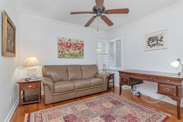 135 25TH AVENUE NE, St Petersburg, FL 33704