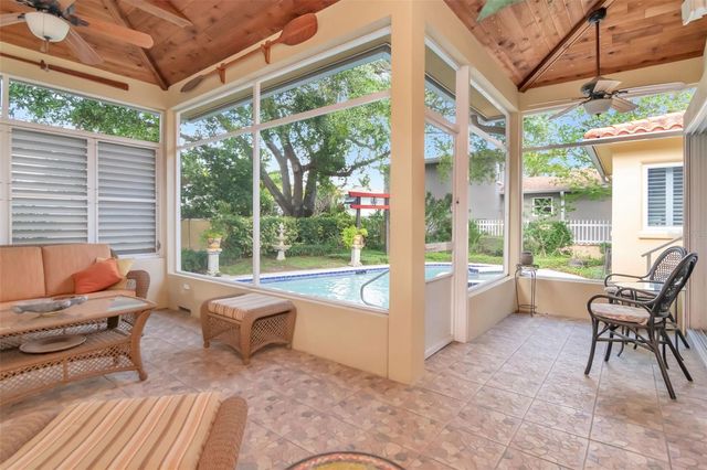 135 25TH AVENUE NE, St Petersburg, FL 33704