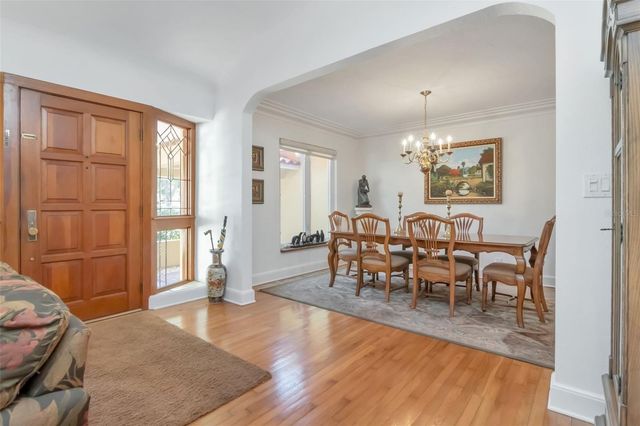 135 25TH AVENUE NE, St Petersburg, FL 33704