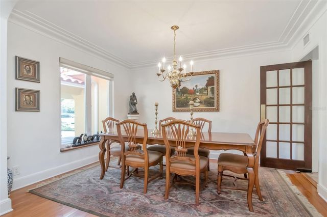 135 25TH AVENUE NE, St Petersburg, FL 33704