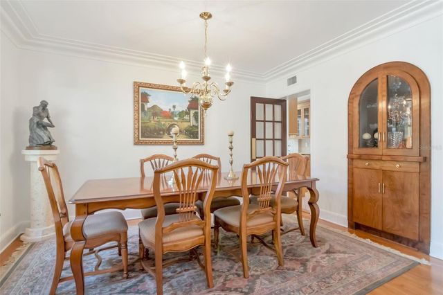 135 25TH AVENUE NE, St Petersburg, FL 33704