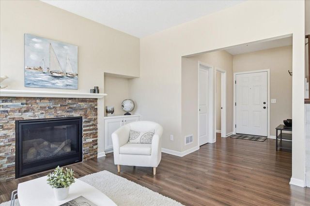 10786 Retreat Lane, Woodbury, MN 55129