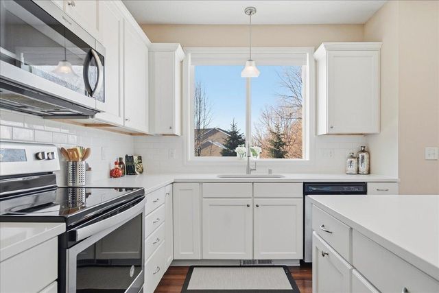 10786 Retreat Lane, Woodbury, MN 55129