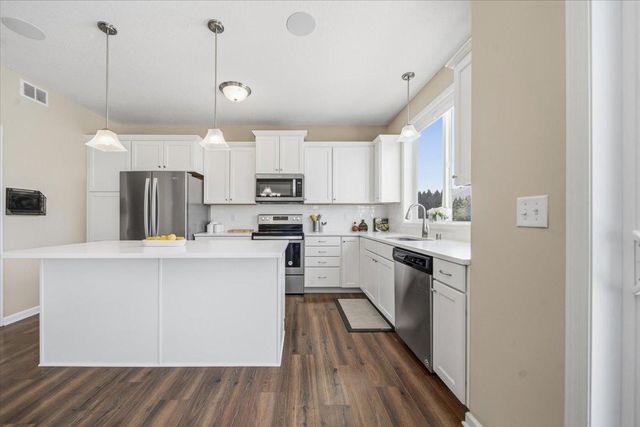 10786 Retreat Lane, Woodbury, MN 55129