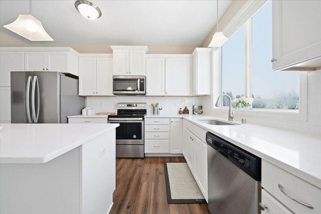 10786 Retreat Lane, Woodbury, MN 55129