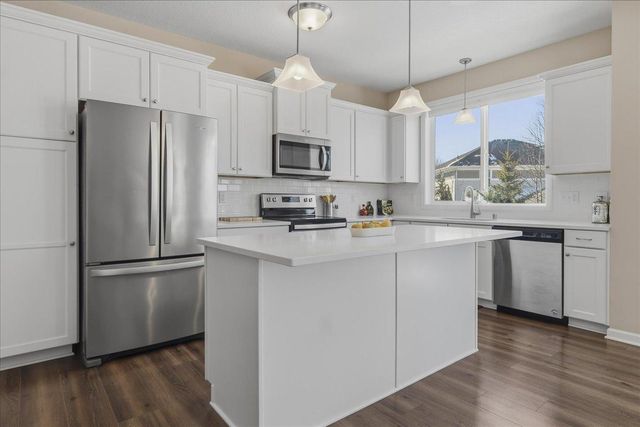 10786 Retreat Lane, Woodbury, MN 55129