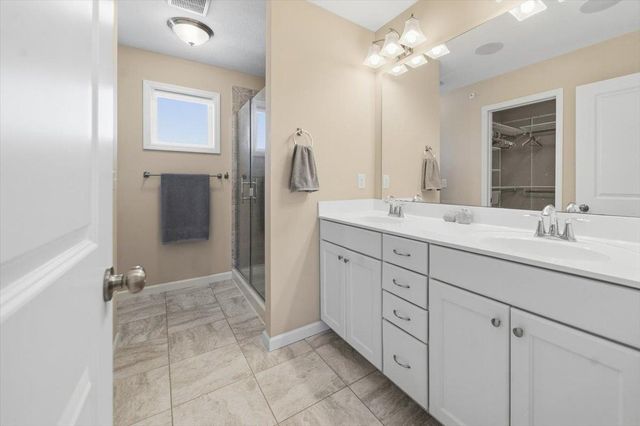 10786 Retreat Lane, Woodbury, MN 55129