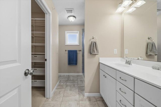 10786 Retreat Lane, Woodbury, MN 55129