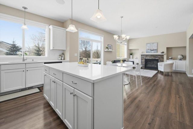 10786 Retreat Lane, Woodbury, MN 55129