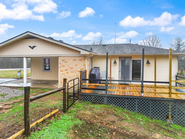 6670 Greenville Rd, Hopkinsville, KY 42240
