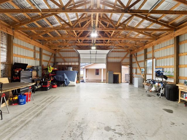 6670 Greenville Rd, Hopkinsville, KY 42240