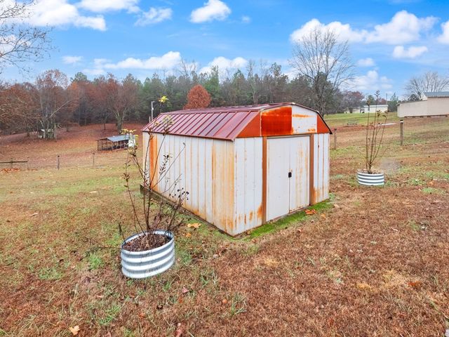 6670 Greenville Rd, Hopkinsville, KY 42240