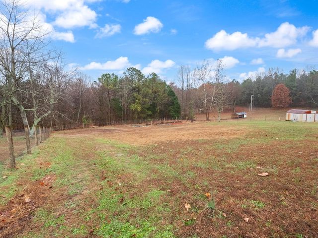 6670 Greenville Rd, Hopkinsville, KY 42240