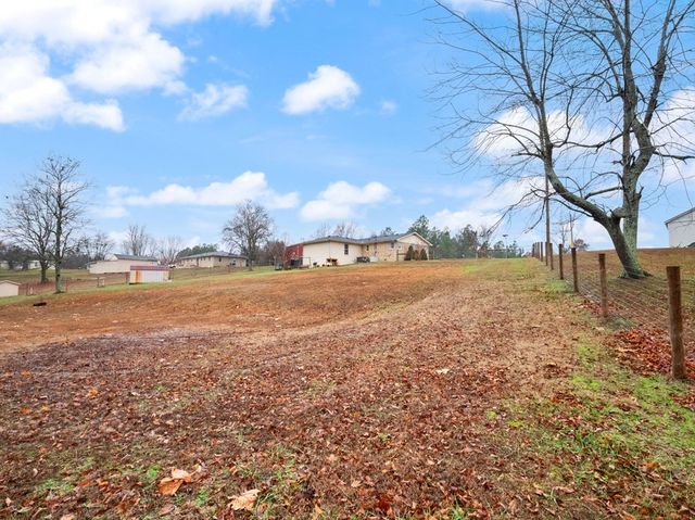 6670 Greenville Rd, Hopkinsville, KY 42240