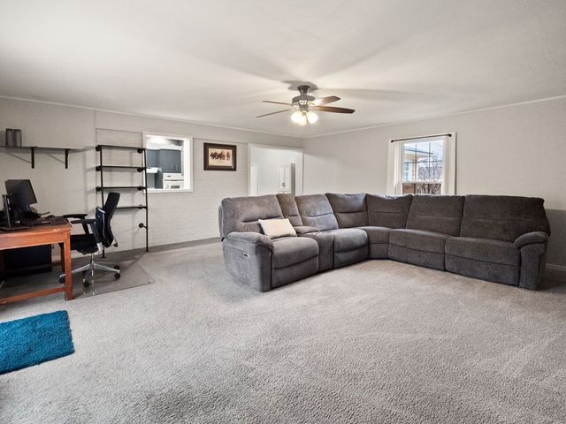 6670 Greenville Rd, Hopkinsville, KY 42240