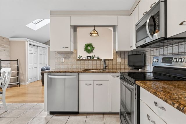 9 Longview Way, Peabody, MA 01960