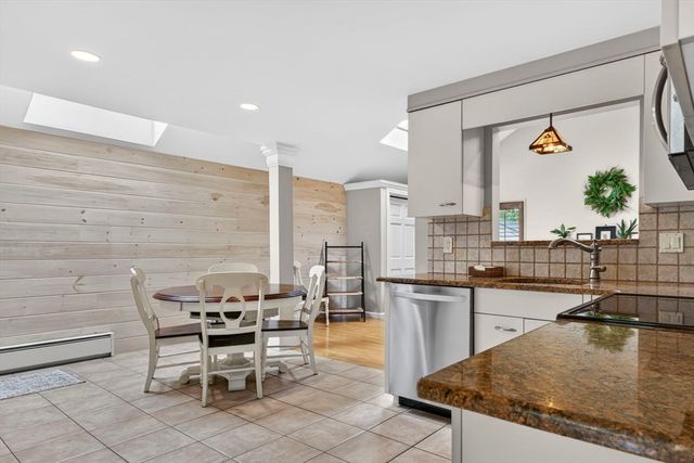 9 Longview Way, Peabody, MA 01960