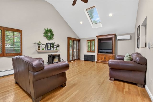 9 Longview Way, Peabody, MA 01960