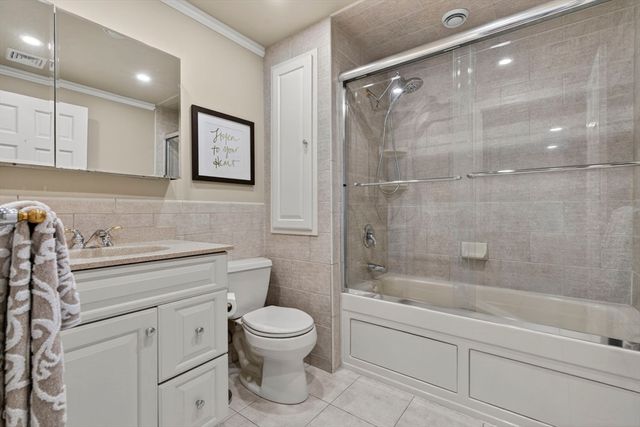 9 Longview Way, Peabody, MA 01960