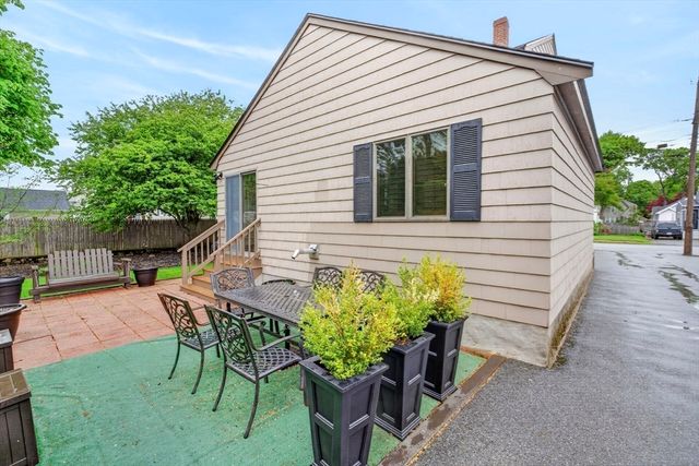 9 Longview Way, Peabody, MA 01960