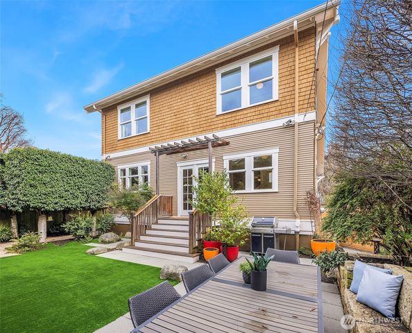 5113 47th Avenue NE, Seattle, WA 98105