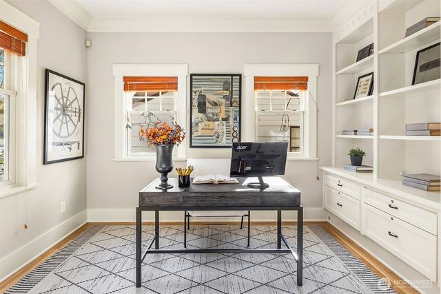 5113 47th Avenue NE, Seattle, WA 98105