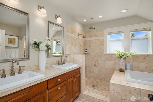 5113 47th Avenue NE, Seattle, WA 98105