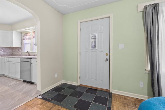 74 Seivour Avenue, Battle Creek, MI 49037