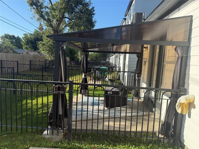 3231 Real Street B, Houston, TX 77087