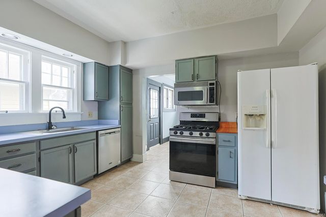 822 E Ewing Avenue, South Bend, IN 46613