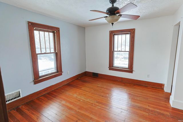 822 E Ewing Avenue, South Bend, IN 46613