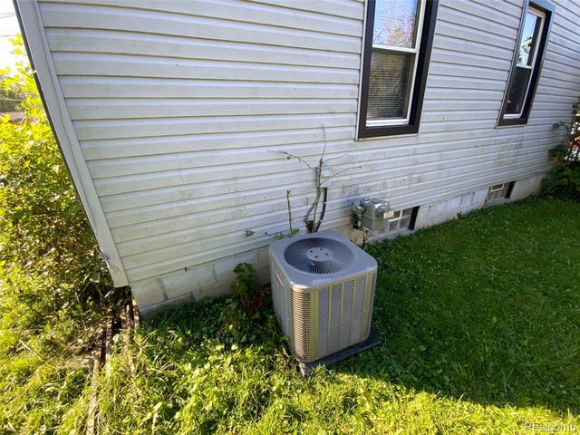 4643 Winifred Street, Wayne, MI 48184