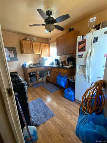 4643 Winifred Street, Wayne, MI 48184