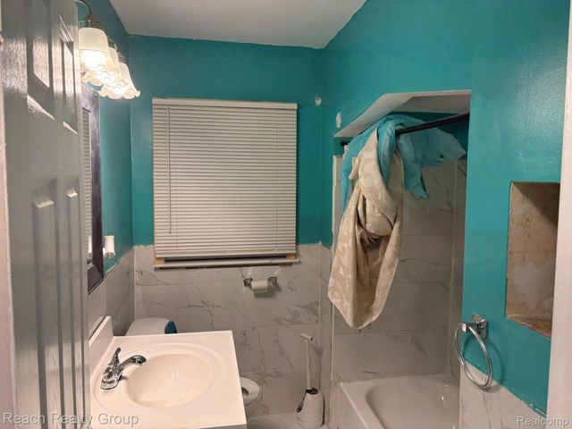 15015 Troester Street, Detroit, MI 48205