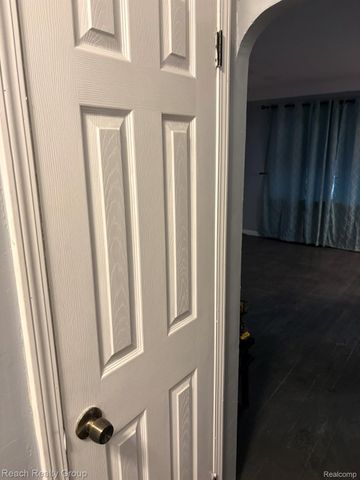 15015 Troester Street, Detroit, MI 48205