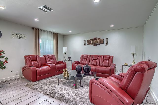 4339 Bright Sun, San Antonio, TX 78217