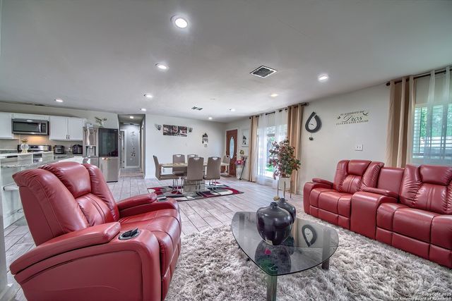 4339 Bright Sun, San Antonio, TX 78217