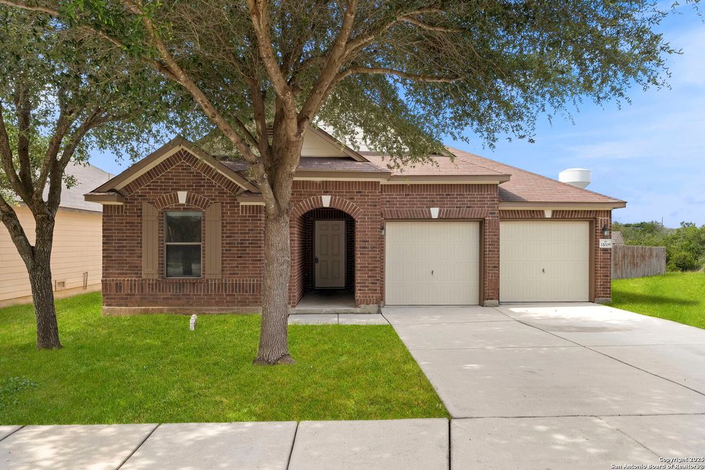 11005 Almond Wood, Live Oak, TX 78233