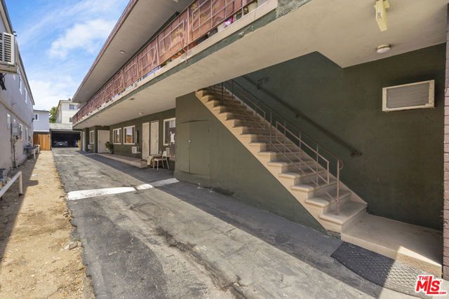 1001 E Acacia Avenue, Glendale, CA 91205