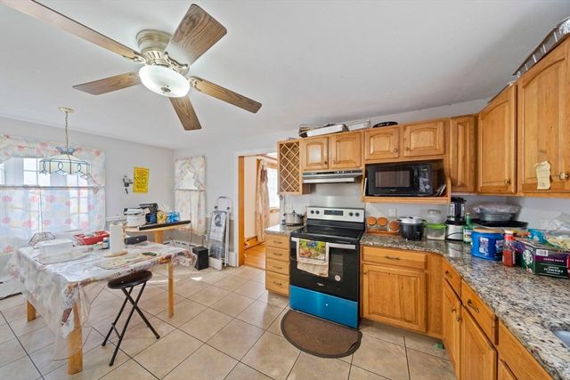 14 Foster St, Avon, MA 02322