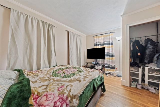 14 Foster St, Avon, MA 02322