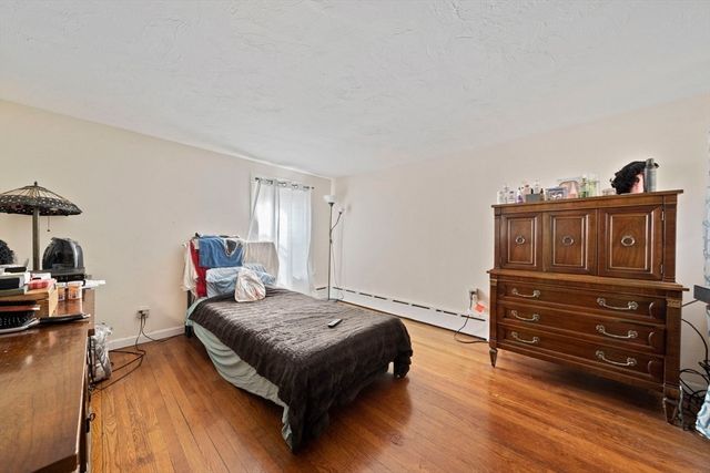 14 Foster St, Avon, MA 02322