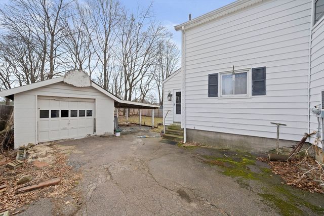 14 Foster St, Avon, MA 02322
