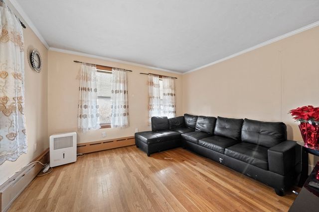 14 Foster St, Avon, MA 02322