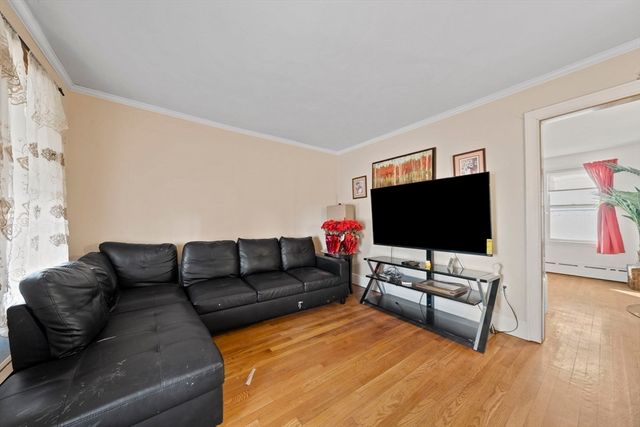 14 Foster St, Avon, MA 02322