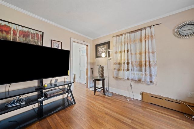 14 Foster St, Avon, MA 02322