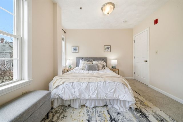 215 Harvard St 13, Medford, MA 02155