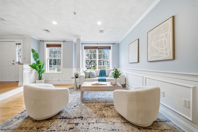 215 Harvard St 13, Medford, MA 02155