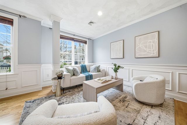 215 Harvard St 13, Medford, MA 02155